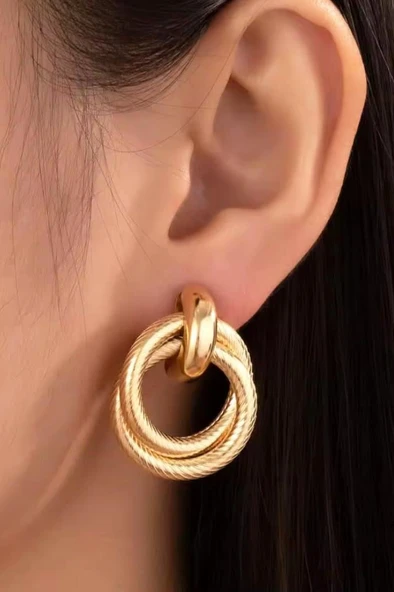 Kadın Vip Seri Antialerjik 3 cm Oval Model Küpe ürün görseli 1