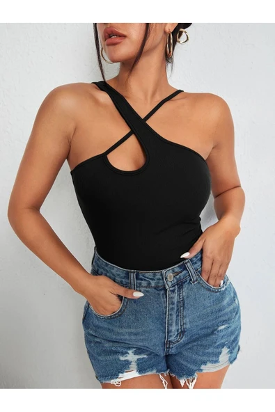 Siyah Renk Asimetrik Yaka Düz Desensiz İnce Çarpaz Askılı Likralı Fitilli Kaşkorse Crop Top Bluz ürün görseli 1