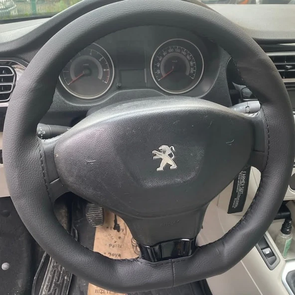 DİKİŞLİ DİREKSİYON KILIFI DAMARLI SİYAH DERİ SİYAH DİKİŞLİ PEUGEOT 301 İÇİN ürün görseli 1