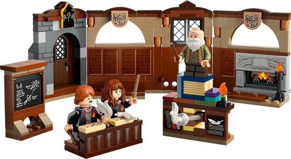 LEGO Harry Potter 76442 Hogwarts Castle: Charms Class - Resim 3