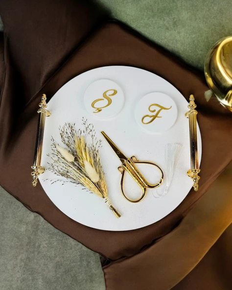 Commitment Polyester Söz Nişan Tepsisi  gold ürün görseli 1