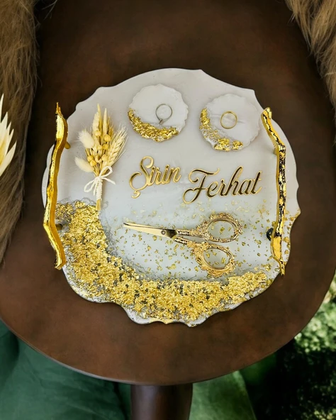 Wistful Gold Polyester Söz Tepsisi  krem ürün görseli 1