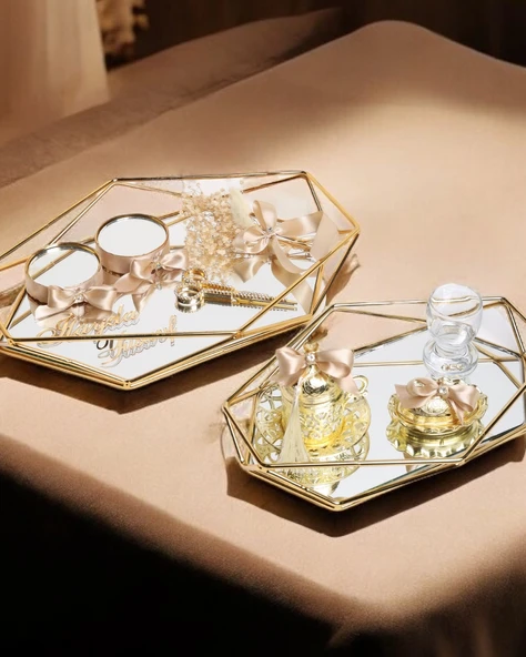 Elation Gold Prizma Söz Nişan Tepsisi ve Damat Kahve Fincan Tepsi Seti  gold ürün görseli 1