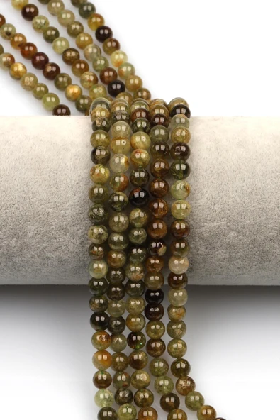 Yeşil Garnet (Tsaworit) Doğal Taş Dizi 6 mm Küre Kesim ürün görseli 1