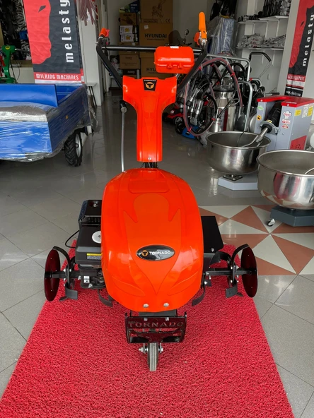 TORNADO ÇAPA MAKİNESİ 3+1 OTOMATİK ŞANZIMAN 7HP ürün görseli 1