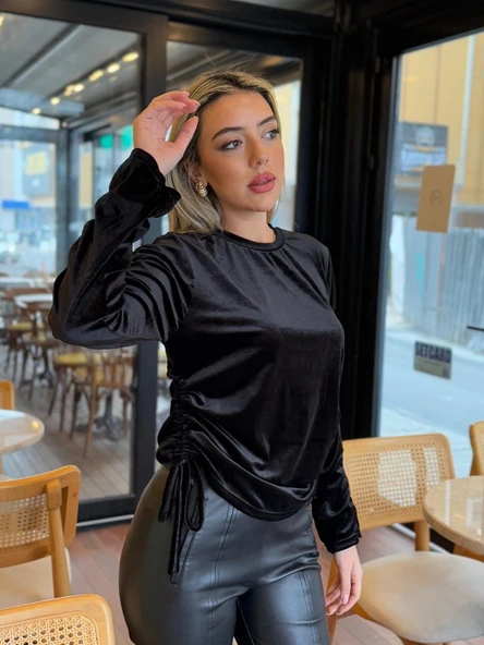 Kadın Uzun Kollu Bisiklet Yaka Yanları Ve Kolları Büzgülü Kadife Bluz ürün görseli 1