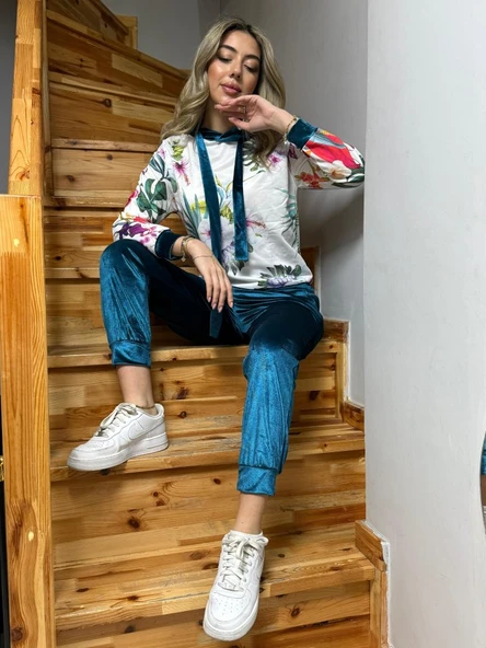 Kadın Kadife Kumaş Uzun Kollu Kapüşon Detay çiçek Baskılı Sweat Ve Pantolon Ikili Takım ürün görseli 1