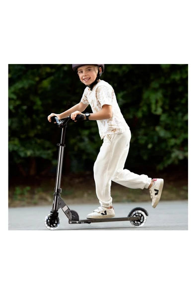 Micro Sprite 2 Tekerlekli Scooter LED Neochrome Black  Siyah 6+ Yaş ürün görseli 1