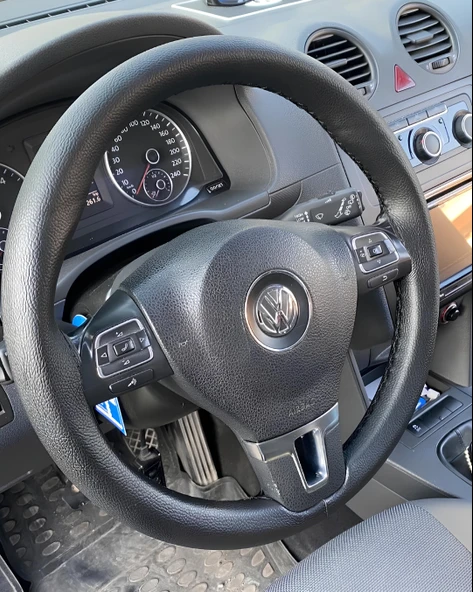 DİKİŞLİ DİREKSİYON KILIFI SİYAH DERİ SİYAH DİKİŞLİ VOLKSWAGEN JETTA İÇİN ürün görseli 1