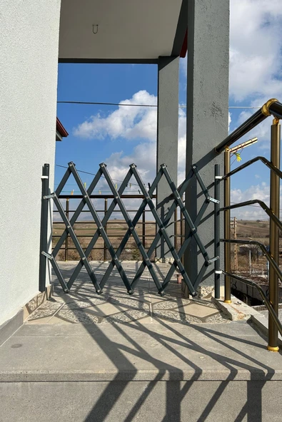 Rudu Akordiyon Çocuk, Pet Merdiven Güvenlik Kapısı 40-140 cm Arası Uzayabilen ürün görseli 1