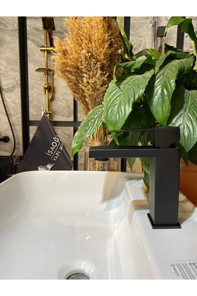 Mat Siyah Lavabo Bataryası Kare Slim Tasarım Siyah Banyo Armatürü ürün görseli 1