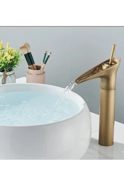 Çanak Lavabo Bataryası Antik Gold Renk Şelale Musluk Doğal Akışlı Çanak Lavabo Armatür ürün görseli 1
