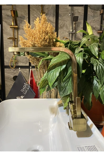 Mat Gold Arıtmalı Batarya Antik Mat Altın Arıtıcılı Evye Musluk Kare Premium Model Musluk ürün görseli 1