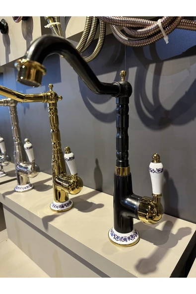 Mutfak Bataryası Gold Siyah Evye Musluğu Seramikli İşlemeli Tasarım Vintage Model ürün görseli 1