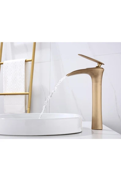 Şelale Lavabo Bataryası Mat Gold Lavabo Bataryası Şelale Akışlı Musluk Mat Altın ürün görseli 1