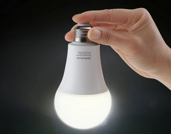 Elektrik Kesilince de Çalışan 9 Watt Led Ampul, Şarjlı Led Ampul Kendini Şarj Eden E27 Duy Led Ampul ürün görseli 1