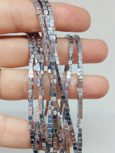Hematit Taşı Küp Şekilli 2mm Dizi (56066) ürün görseli 1