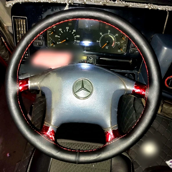 DİKİŞLİ DİREKSİYON KILIFI SİYAH DERİ KIRMIZI DİKİŞLİ MERCEDES TIR KAMYON İÇİN KIRMIZI DİKİŞLİ ürün görseli 1