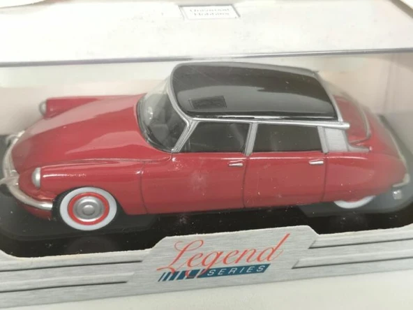 Universal Hobby 1/43 Citroen DS 19 Model Araba ürün görseli 1