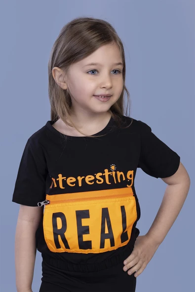 Toontoy Kız Çocuk Crop Model Cebi Reflektör Detaylı Baskılı Tişört ürün görseli 1