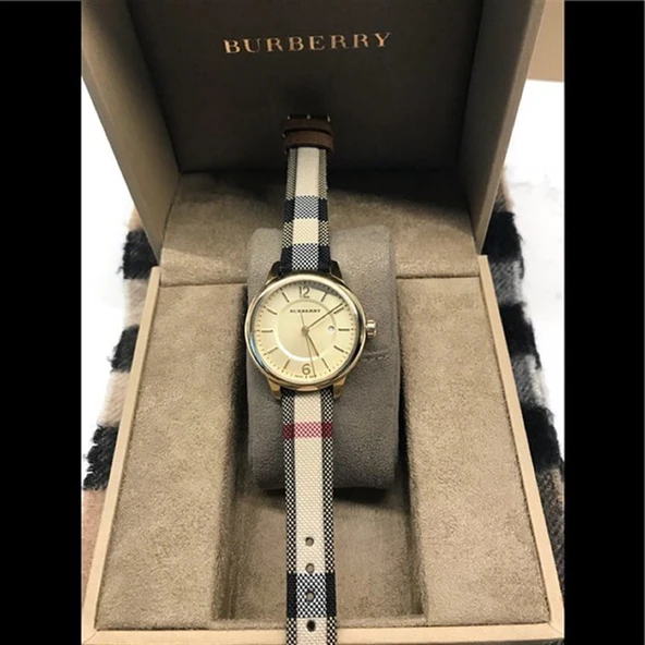 Burberry BU10104 Bayan Kol Saati - Resim 4