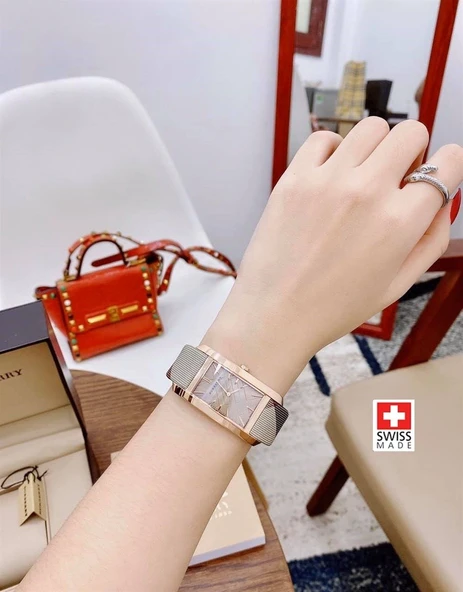 Burberry BU9408 Kadın Kol Saati - Resim 4