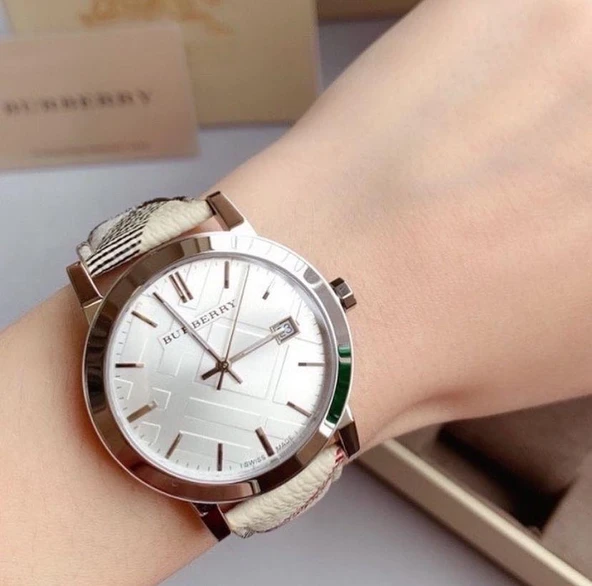 Burberry BU9025 Kadın Kol Saati - Resim 4