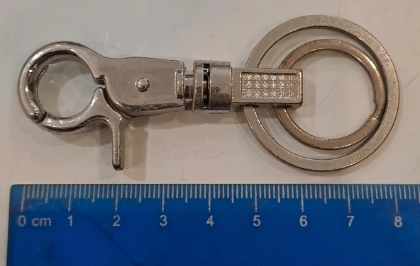 KÜÇÜK UZUN GÖVDE METAL ANAHTARLIK ürün görseli 1