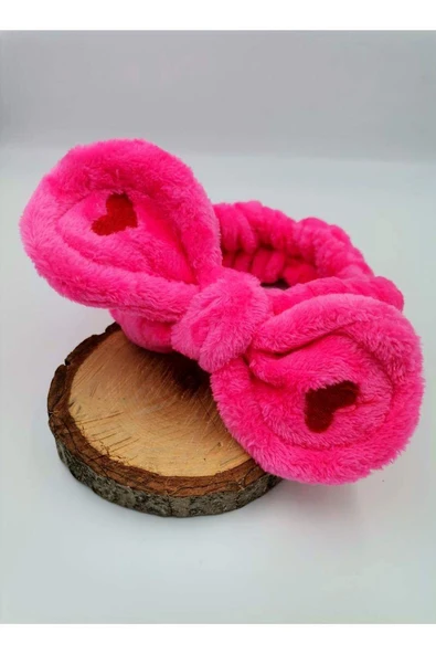 Pembe Kurdelalı Kırmızı Kalpli Bandana ürün görseli 1