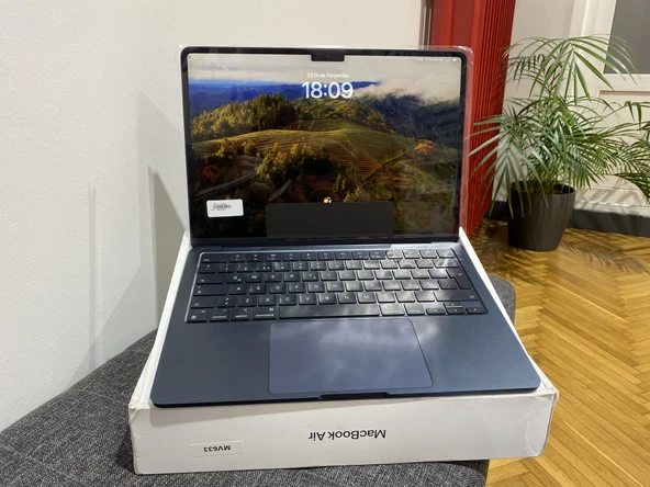 MACBOOK AİR 13 inç 2024 M3 MRXV3TU/A ürün görseli 1