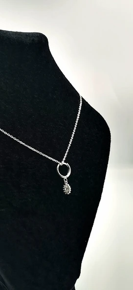 Gümüş Renk Zincirli Figürlü Karamaz Lüks Kolye ürün görseli 1