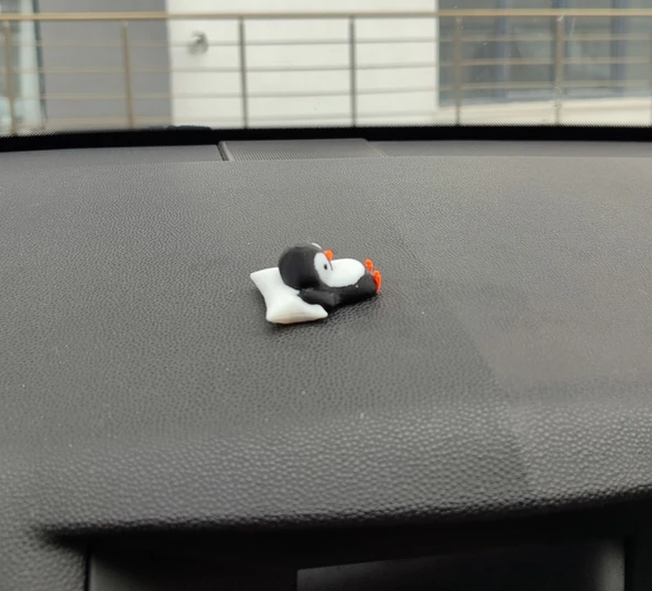 Sevimli Yastıkta Uyuyan Penguen - Resim 2
