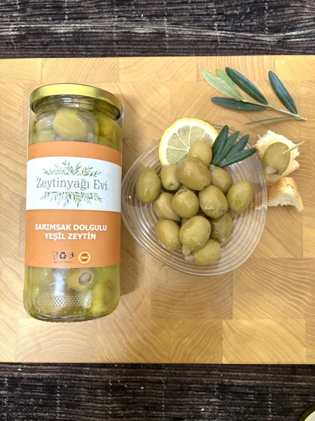 Yöresel Lezzetler Zeytinyağında Marine Edilmiş Sarımsak Dolgulu Yeşil Zeytin 450 Gram ürün görseli 1