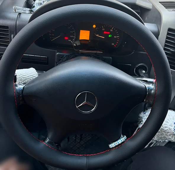 DİKİŞLİ DİREKSİYON KILIFI İTHAL SİYAH DERİ KIRMIZI DİKİŞLİ MERCEDES SPRİNTER 2013 ONCESİ ürün görseli 1