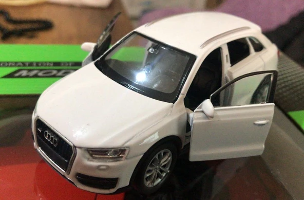 Oyuncak Model Metal Araba 1/36 Çek Bırak Beyaz Audi Q3 Jeep ürün görseli 1