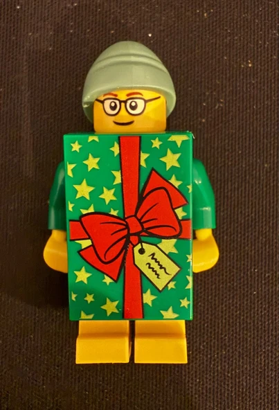 Orjinal Lego Minifigür Gift Box Boy with Hat ürün görseli 1
