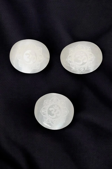 Ohm Sembolü Beyaz Selenit Masaj Terapi Taşı - Oval - Resim 2
