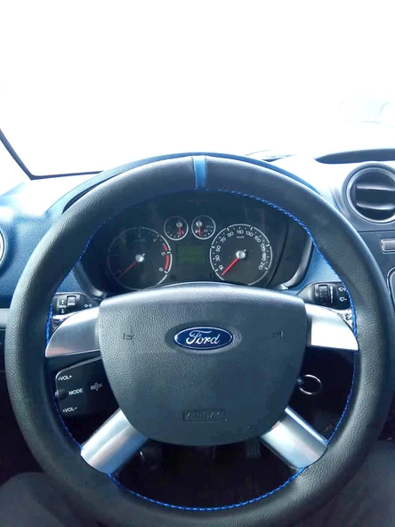 DİKİŞLİ DİREKSİYON KILIFI SİYAH DERİ MAVİ YÜZÜK MAVİ DİKİŞLİ FORD CONNECT İÇİN ürün görseli 1