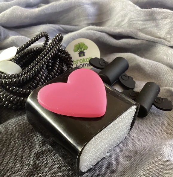 Brokoli Home iPhone 18W/20W Pembe Kalp Uyumlu Şarj Kılıfı, Şarj Kablosu Örme Aparatı, Kablo Koruyucu Aparatı,Si ürün görseli 1