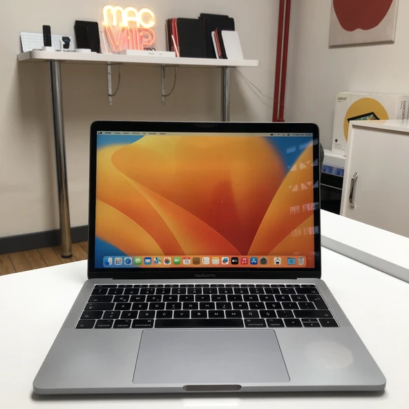 PTTAVM: MACBOOK PRO 13 inç 2020 M1 8CPU 8GPU 16GB RAM 256GB SSD