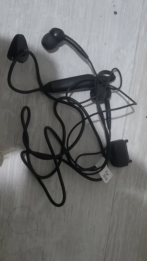 Nokia 7210 kulaklik ürün görseli 1
