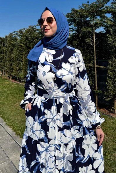 Beyaz Çiçekli Elbise - Resim 4