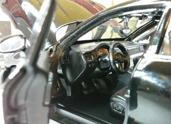 Burago Porsche Macan 1/24 Siyah Model Araba - Resim 3