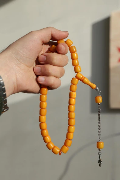 Koyu Sarı İri Taneli Kesme Taneli Toz Kehribar Tesbih ürün görseli 1