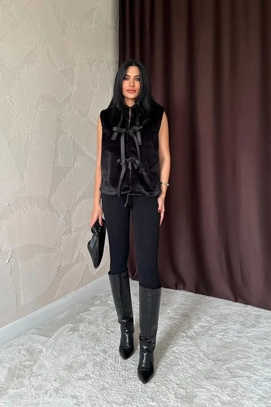 Siyah Fiyonklu Peluş Yelek - Resim 3