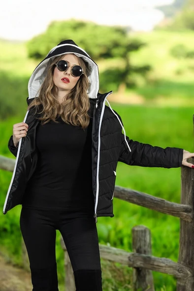 Kısa Kapüşonlu Kışlık Şişme Mont ürün görseli 1