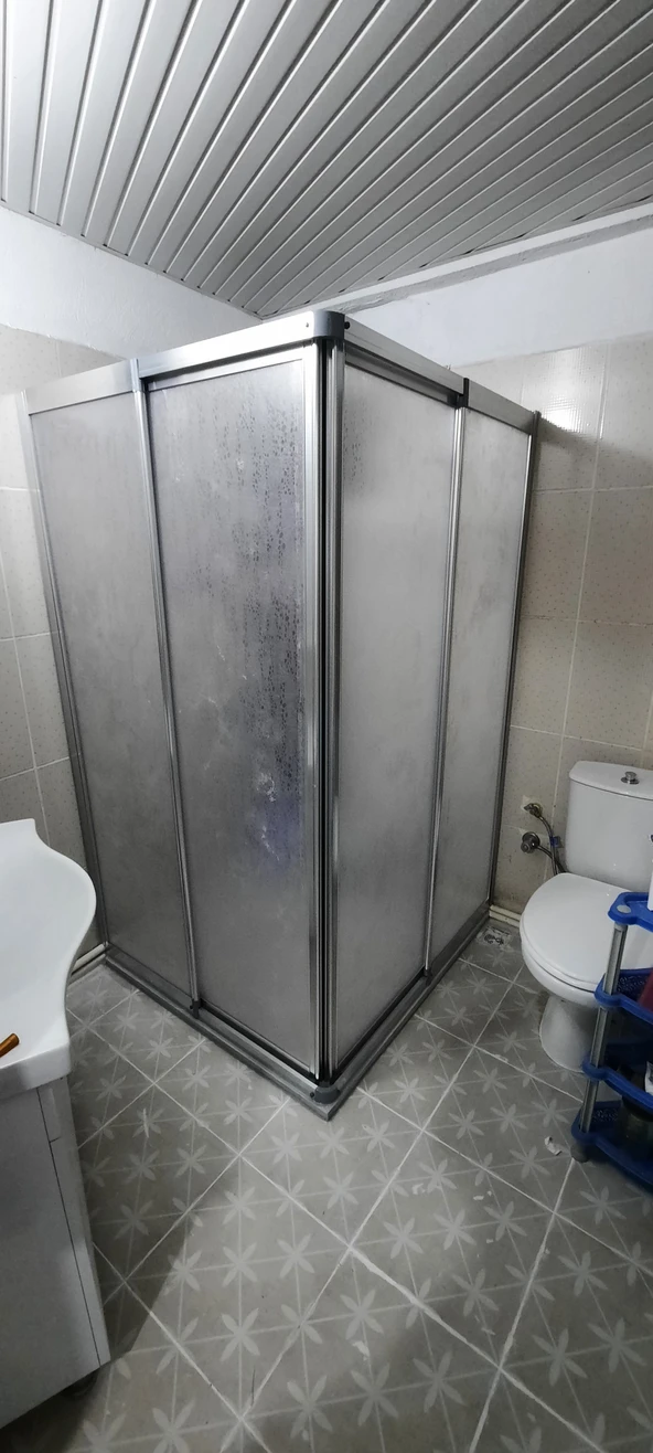 Girayduş 110x110 köşe girişli parlak profil mika duşakabin ürün görseli 1