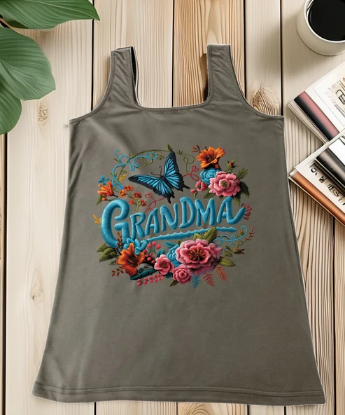 Grandma Çiçek ve Kelebek Baskılı Kadın Atlet Büyükanne Sevgisini Yansıtan Özel Tasarım ürün görseli 1