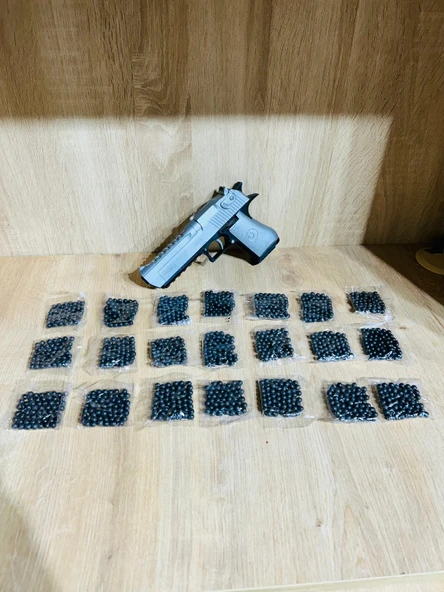 Boncuklu  20x11 cm Boncuk Atan Silah + 21 Paket Boncuk ürün görseli 1