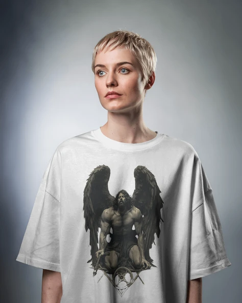 Gotik Melek Tasarımlı Oversize Tişört   Siyah ve Beyaz Renk Seçenekli ürün görseli 1